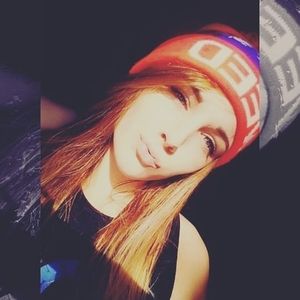 Meet your Posher, Caitlin